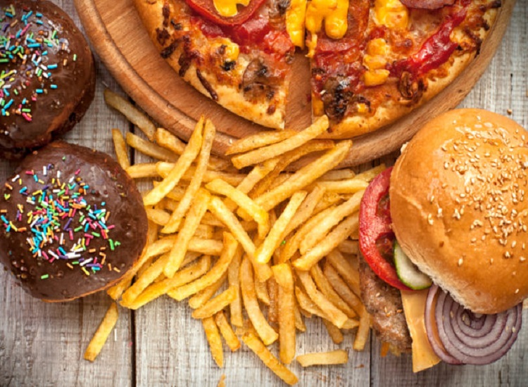 Easy Ways To Take Healthy Foods and Snacks With You To Work